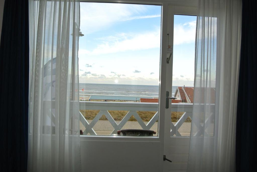 Bed&Breakfast Aan Strand Katwijk aan Zee Chambre photo
